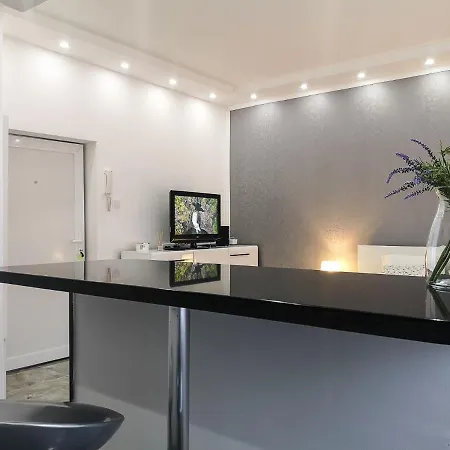 Filinhome Stefanovica 3 *