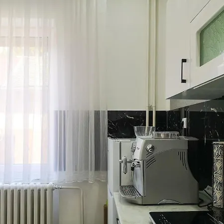 Filinhome Stefanovica 3 *